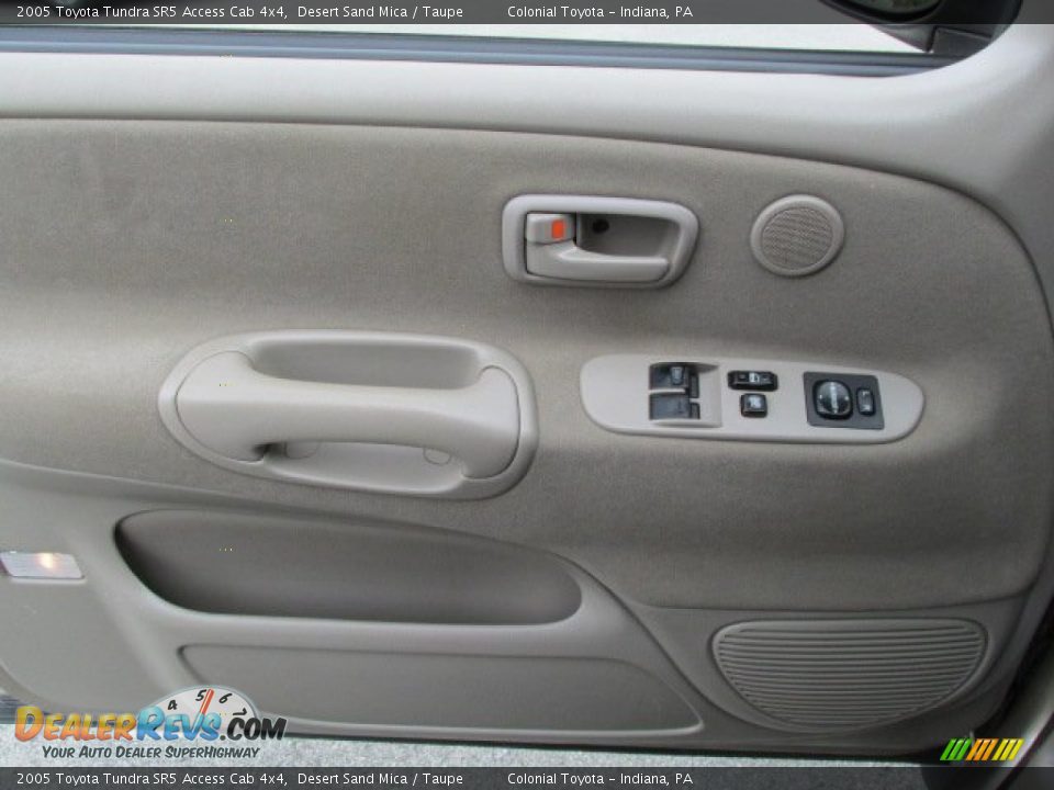 2005 Toyota Tundra SR5 Access Cab 4x4 Desert Sand Mica / Taupe Photo #17