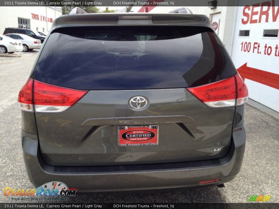 2011 Toyota Sienna LE Cypress Green Pearl / Light Gray Photo #5
