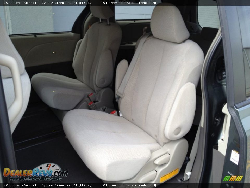 2011 Toyota Sienna LE Cypress Green Pearl / Light Gray Photo #9