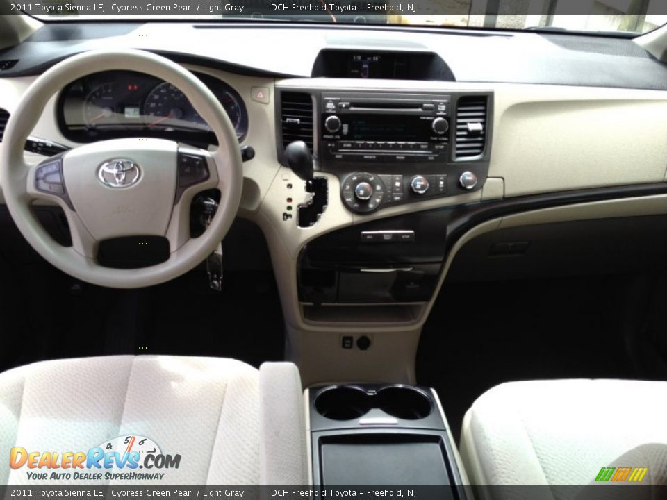 2011 Toyota Sienna LE Cypress Green Pearl / Light Gray Photo #10