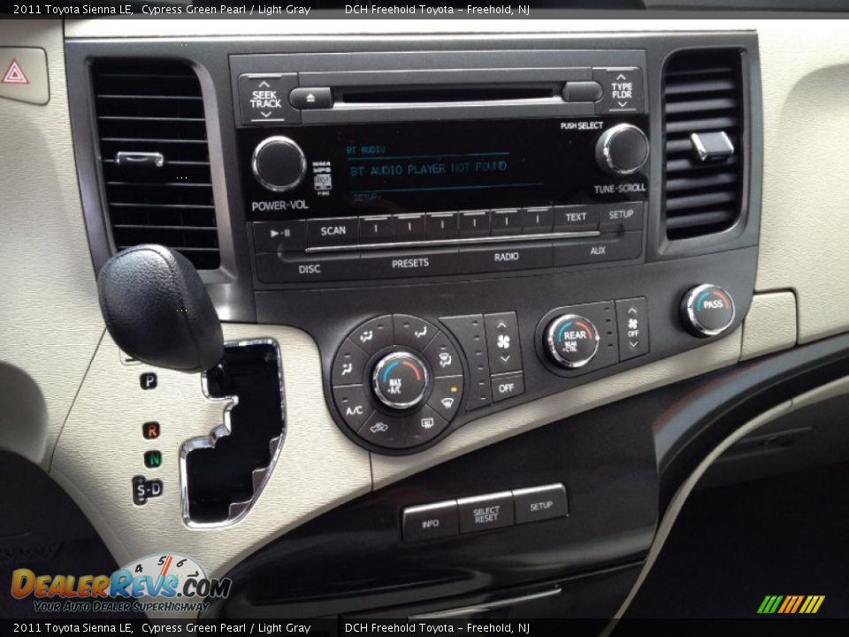 2011 Toyota Sienna LE Cypress Green Pearl / Light Gray Photo #17