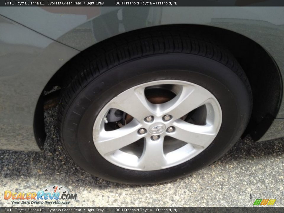 2011 Toyota Sienna LE Cypress Green Pearl / Light Gray Photo #21