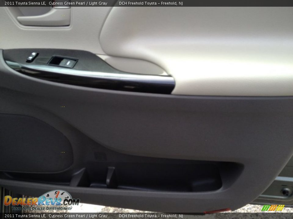 2011 Toyota Sienna LE Cypress Green Pearl / Light Gray Photo #24