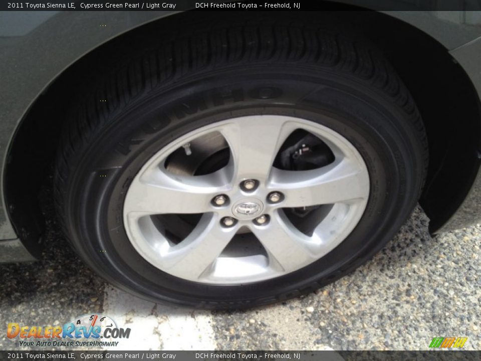 2011 Toyota Sienna LE Cypress Green Pearl / Light Gray Photo #27