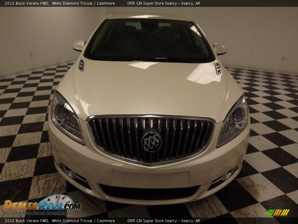 2013 Buick Verano FWD White Diamond Tricoat / Cashmere Photo #2