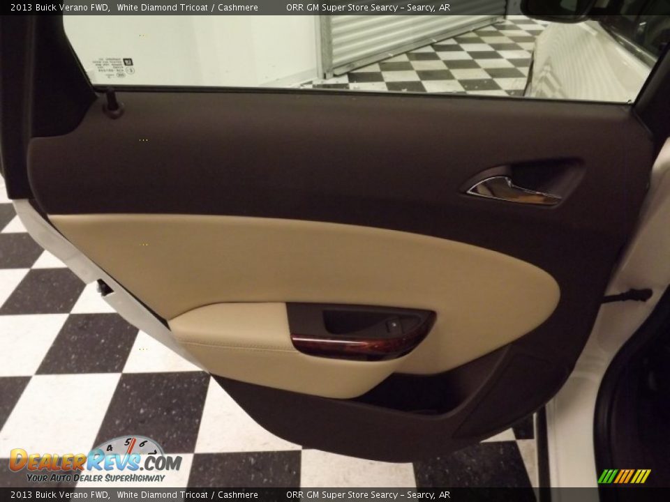 2013 Buick Verano FWD White Diamond Tricoat / Cashmere Photo #16