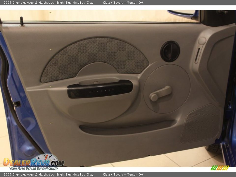 Door Panel of 2005 Chevrolet Aveo LS Hatchback Photo #4
