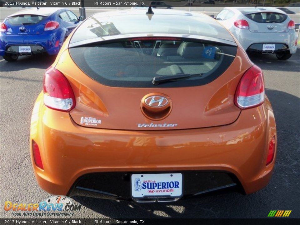 2013 Hyundai Veloster Vitamin C / Black Photo #7