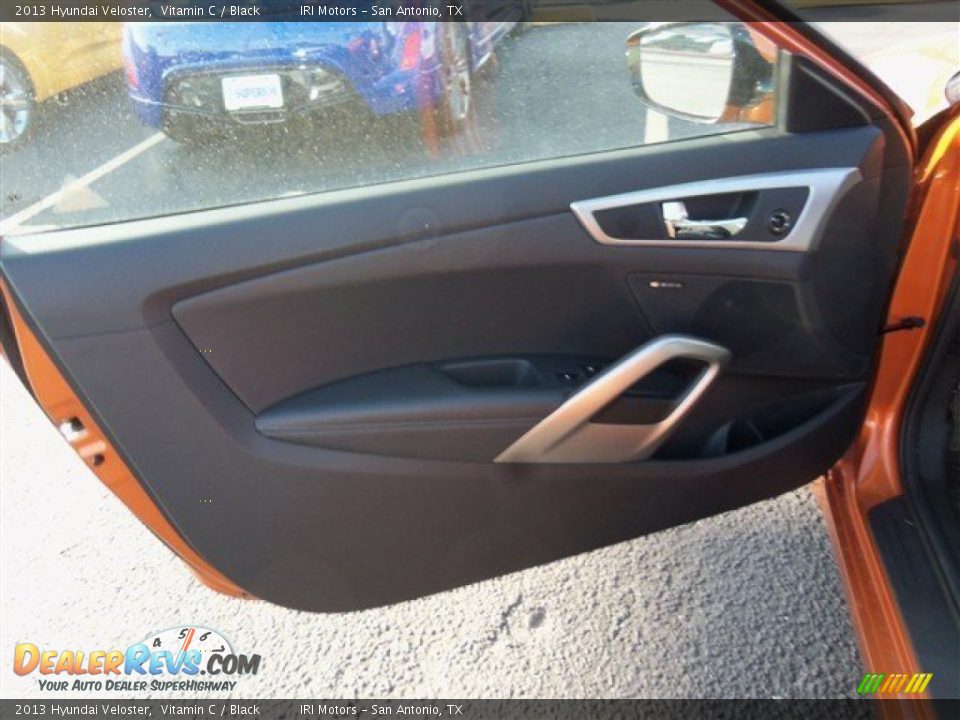 2013 Hyundai Veloster Vitamin C / Black Photo #8
