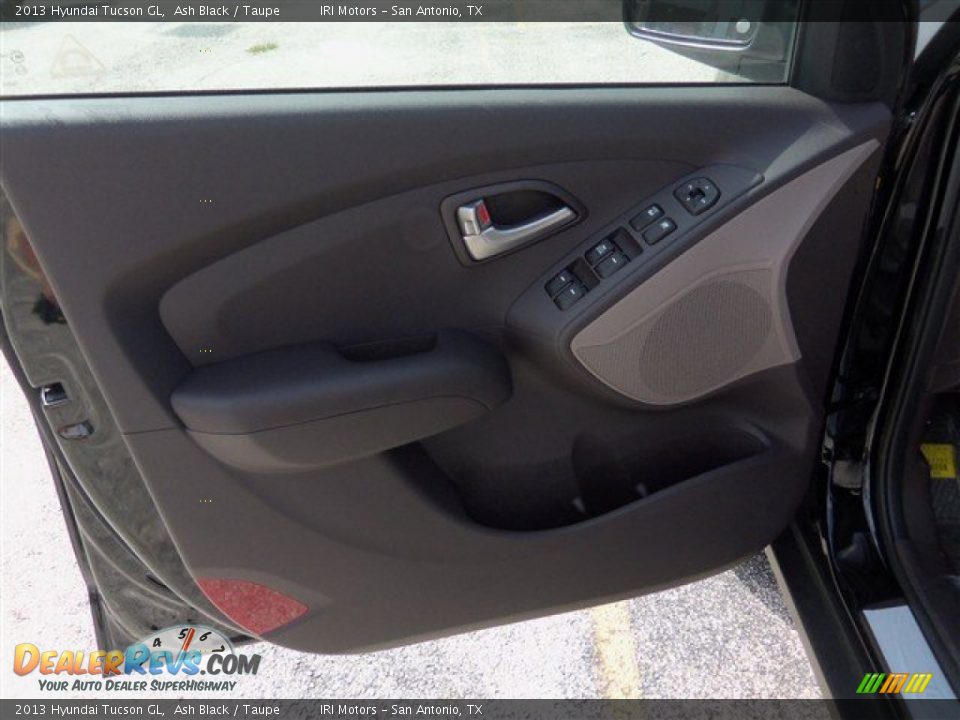 2013 Hyundai Tucson GL Ash Black / Taupe Photo #7