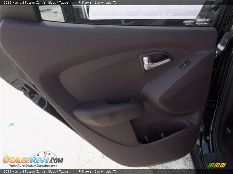 2013 Hyundai Tucson GL Ash Black / Taupe Photo #10