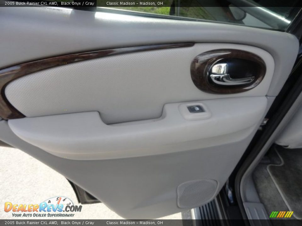 2005 Buick Rainier CXL AWD Black Onyx / Gray Photo #9