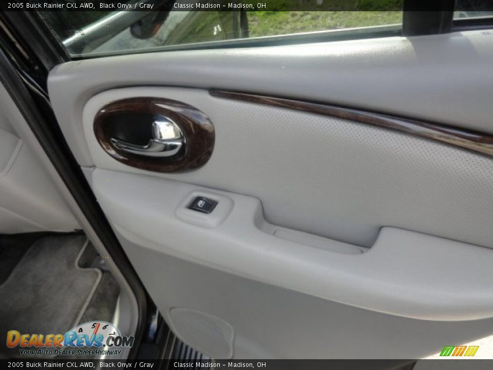 2005 Buick Rainier CXL AWD Black Onyx / Gray Photo #12