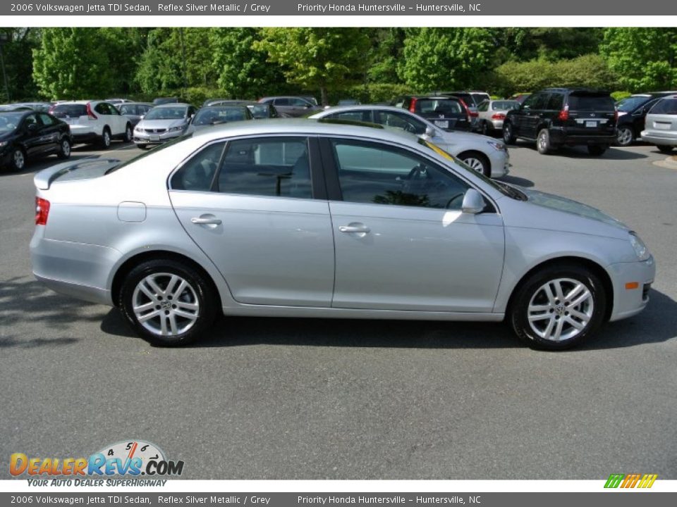 2006 Volkswagen Jetta TDI Sedan Reflex Silver Metallic / Grey Photo #6