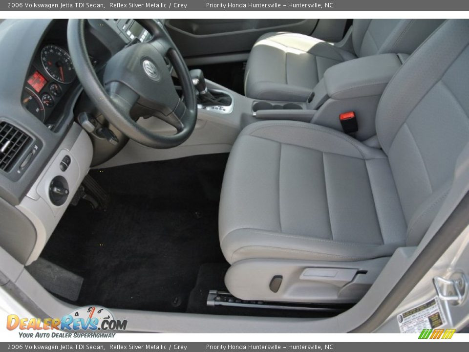 2006 Volkswagen Jetta TDI Sedan Reflex Silver Metallic / Grey Photo #8