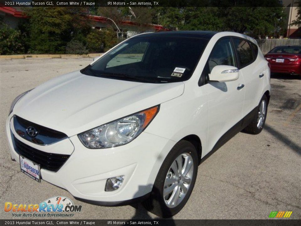 2013 Hyundai Tucson GLS Cotton White / Taupe Photo #2