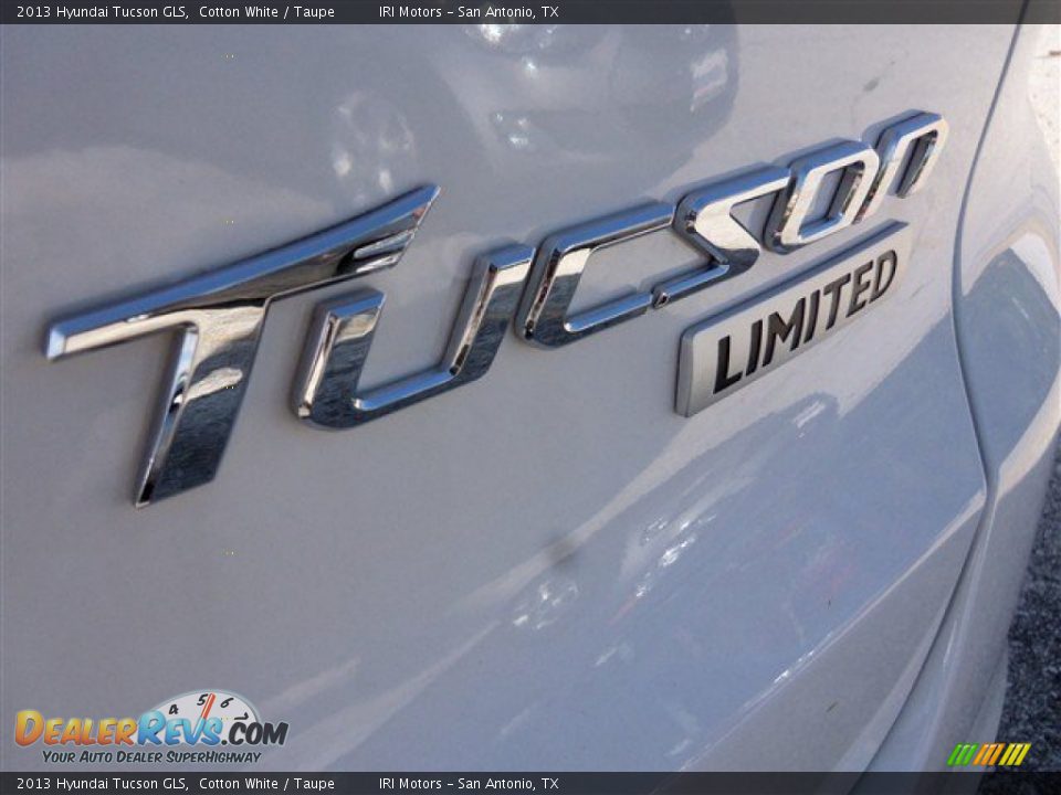 2013 Hyundai Tucson GLS Cotton White / Taupe Photo #9