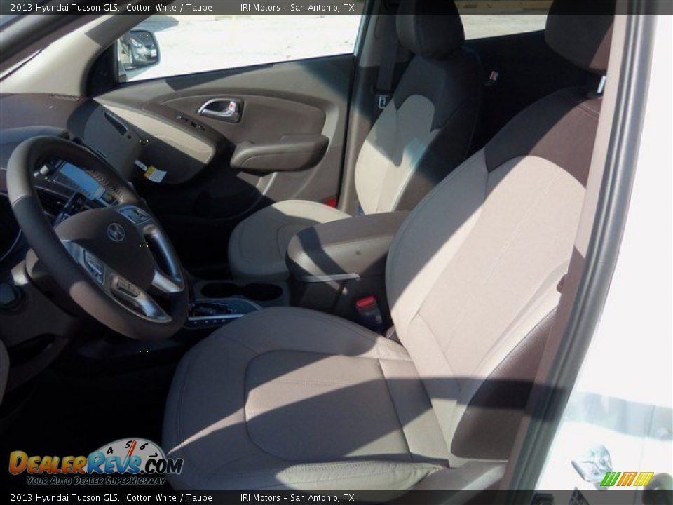 2013 Hyundai Tucson GLS Cotton White / Taupe Photo #12