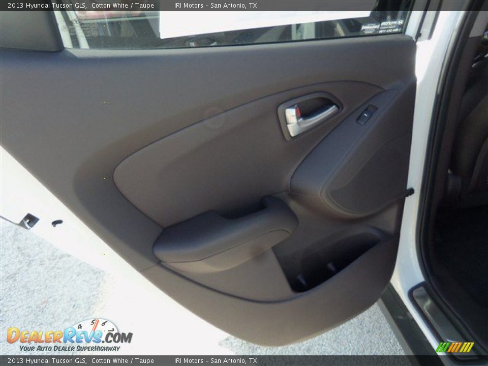 2013 Hyundai Tucson GLS Cotton White / Taupe Photo #13