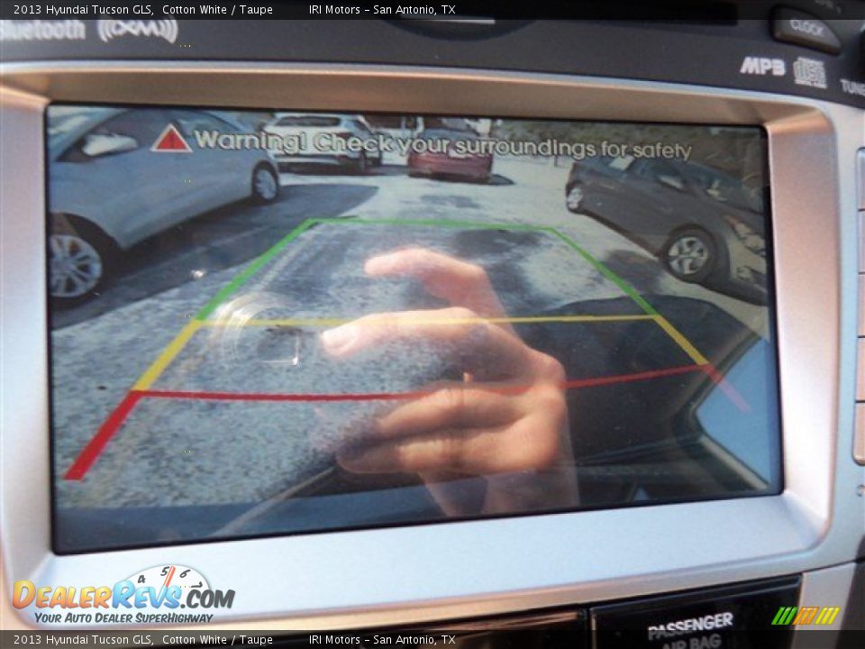 2013 Hyundai Tucson GLS Cotton White / Taupe Photo #20