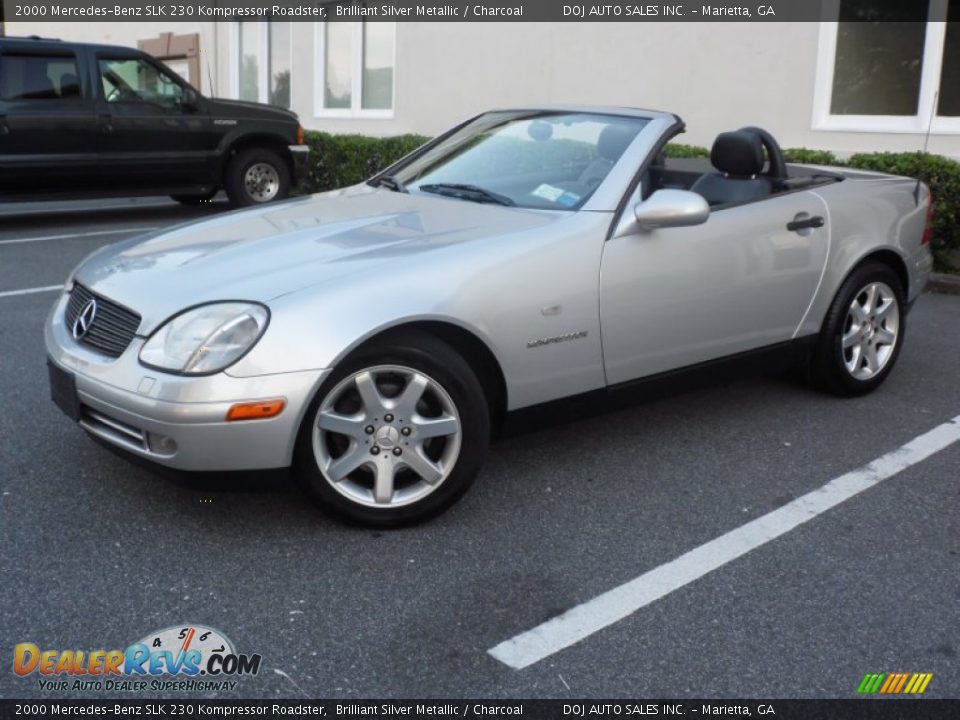 Front 3/4 View of 2000 Mercedes-Benz SLK 230 Kompressor Roadster Photo #6