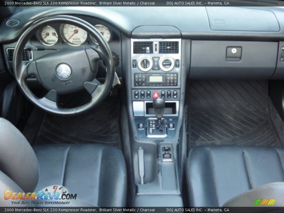 Dashboard of 2000 Mercedes-Benz SLK 230 Kompressor Roadster Photo #28