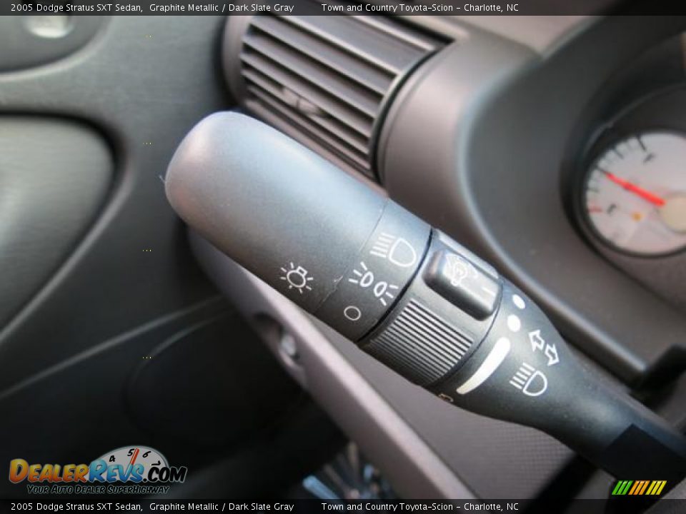 Controls of 2005 Dodge Stratus SXT Sedan Photo #18