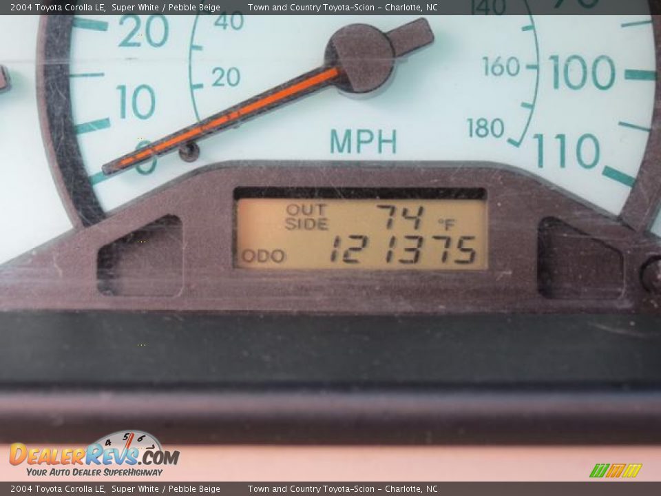 2004 Toyota Corolla LE Super White / Pebble Beige Photo #12