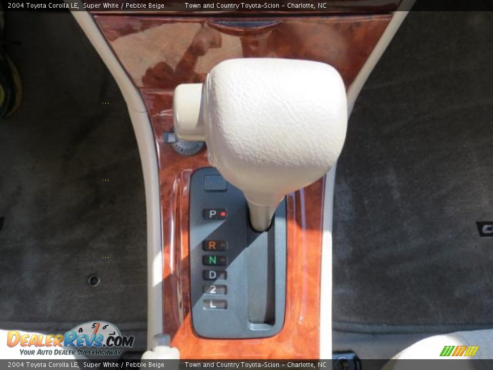 2004 Toyota Corolla LE Super White / Pebble Beige Photo #16