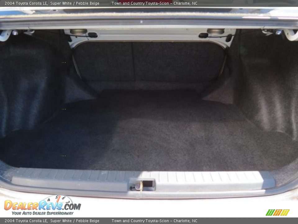 2004 Toyota Corolla LE Super White / Pebble Beige Photo #26