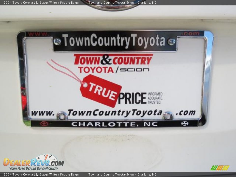 2004 Toyota Corolla LE Super White / Pebble Beige Photo #31