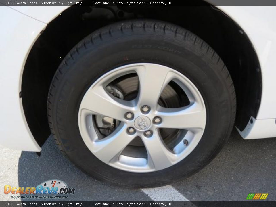 2012 Toyota Sienna Super White / Light Gray Photo #4