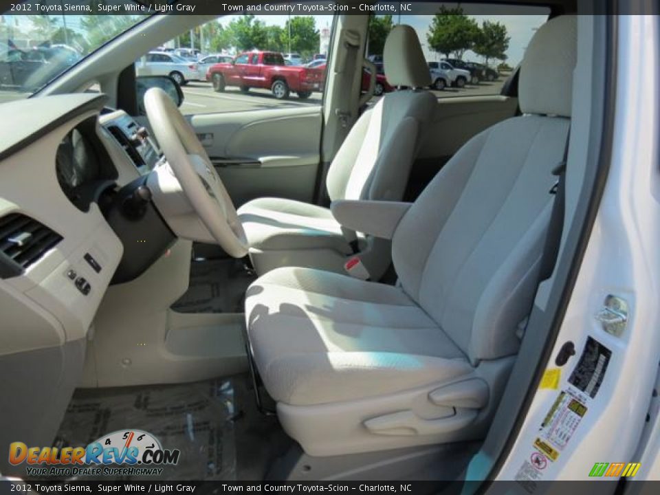 2012 Toyota Sienna Super White / Light Gray Photo #8