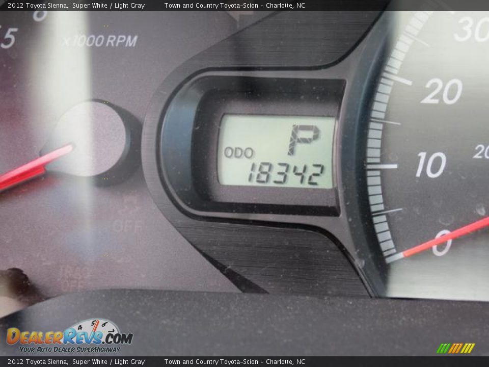 2012 Toyota Sienna Super White / Light Gray Photo #12