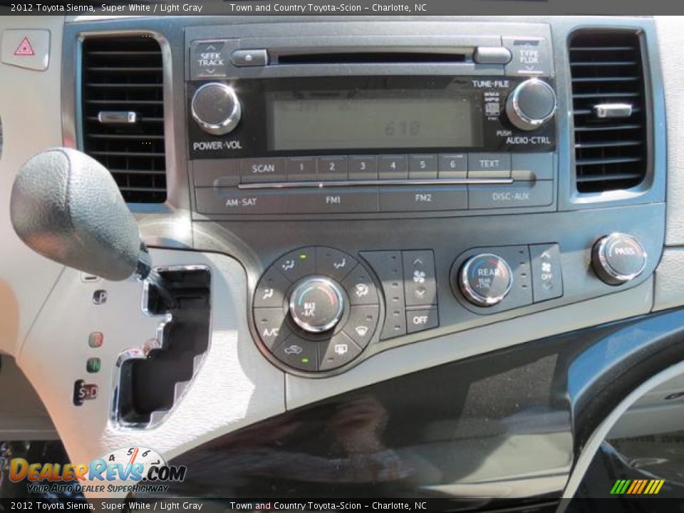 2012 Toyota Sienna Super White / Light Gray Photo #14