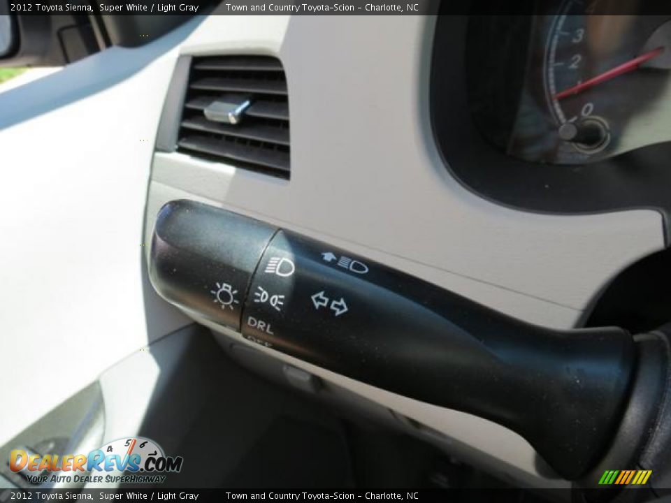 2012 Toyota Sienna Super White / Light Gray Photo #15