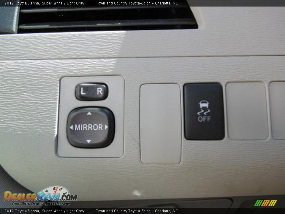 2012 Toyota Sienna Super White / Light Gray Photo #17