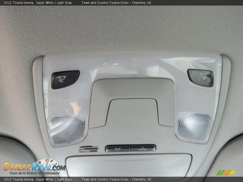 2012 Toyota Sienna Super White / Light Gray Photo #19