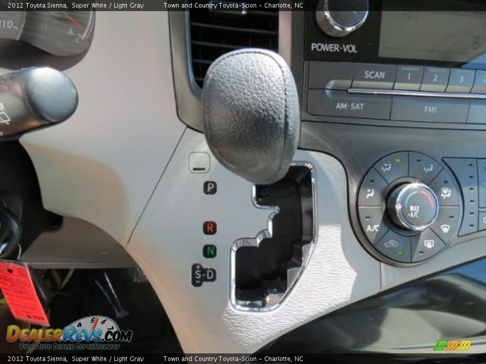 2012 Toyota Sienna Super White / Light Gray Photo #20