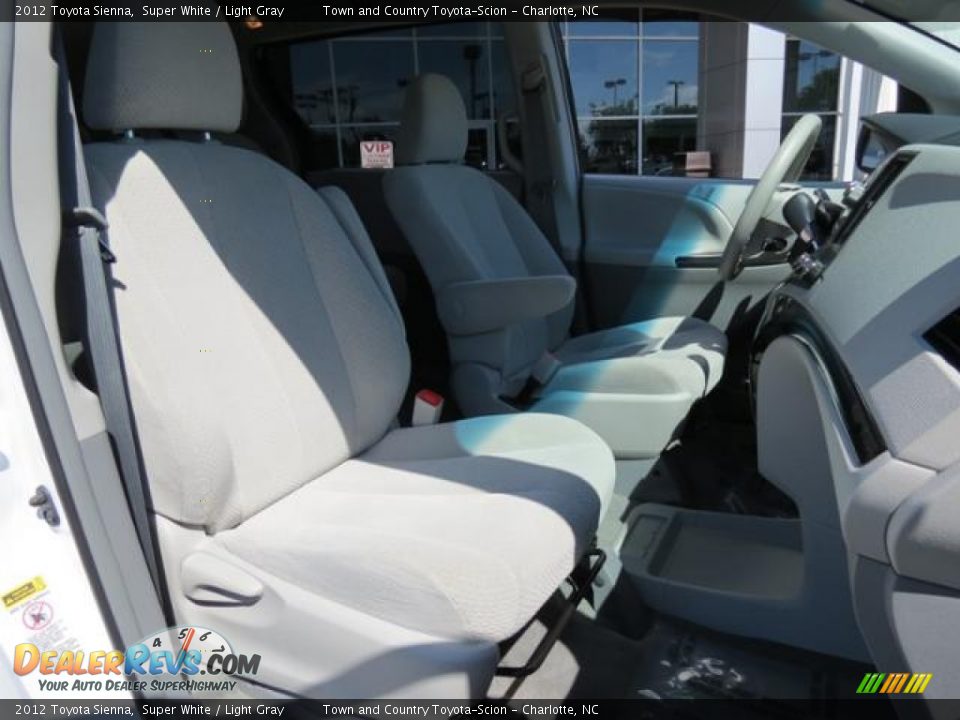 2012 Toyota Sienna Super White / Light Gray Photo #21