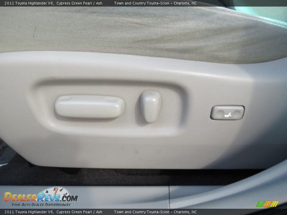 2011 Toyota Highlander V6 Cypress Green Pearl / Ash Photo #10