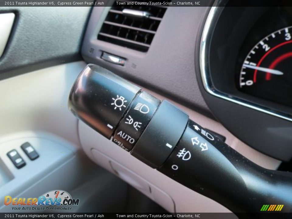 2011 Toyota Highlander V6 Cypress Green Pearl / Ash Photo #20