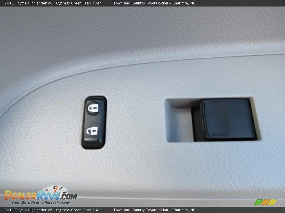 2011 Toyota Highlander V6 Cypress Green Pearl / Ash Photo #26