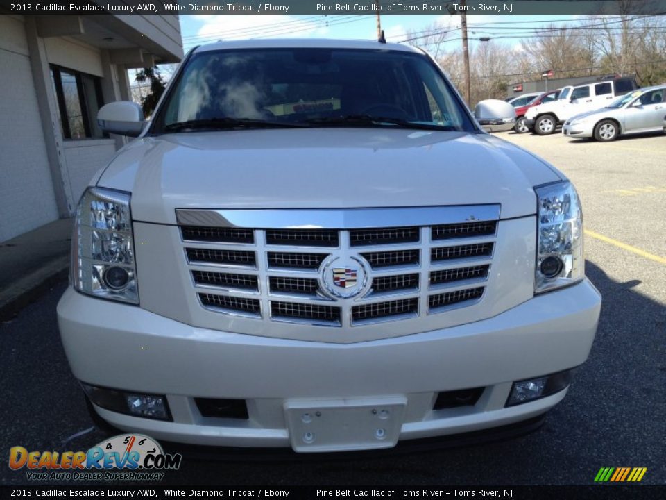 2013 Cadillac Escalade Luxury AWD White Diamond Tricoat / Ebony Photo #2