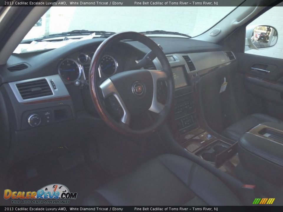 2013 Cadillac Escalade Luxury AWD White Diamond Tricoat / Ebony Photo #11