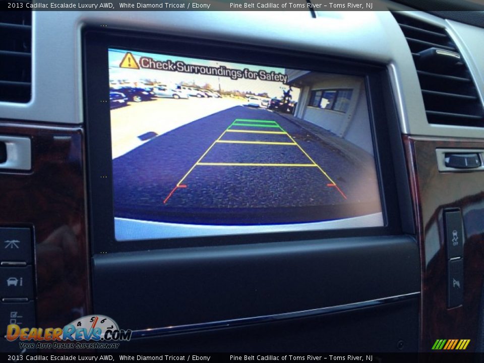 2013 Cadillac Escalade Luxury AWD White Diamond Tricoat / Ebony Photo #16