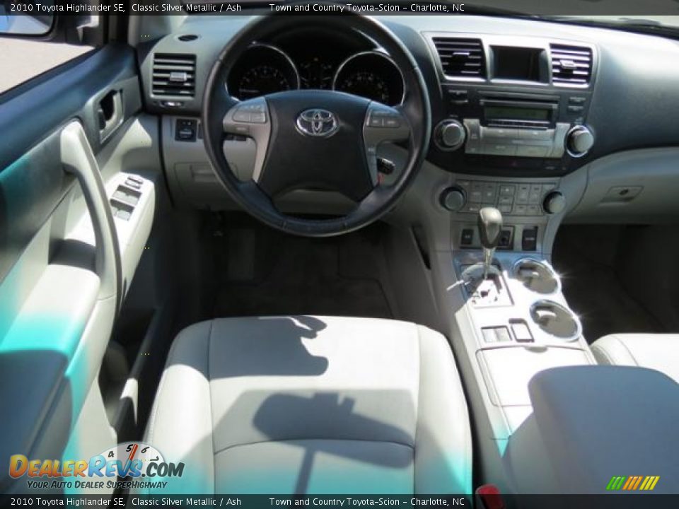 2010 Toyota Highlander SE Classic Silver Metallic / Ash Photo #5