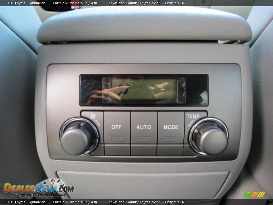 2010 Toyota Highlander SE Classic Silver Metallic / Ash Photo #8