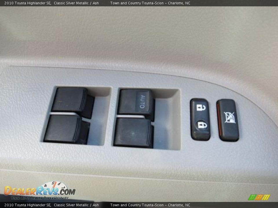 2010 Toyota Highlander SE Classic Silver Metallic / Ash Photo #13
