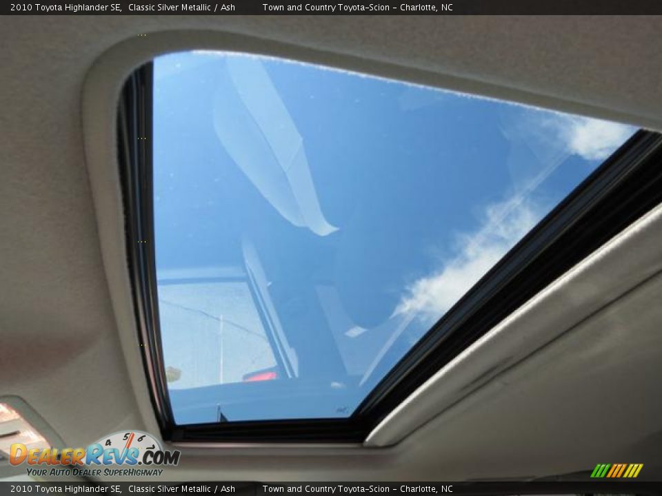 2010 Toyota Highlander SE Classic Silver Metallic / Ash Photo #14